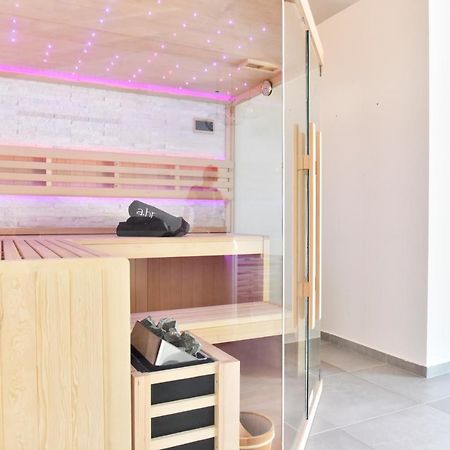 Villa Lux Nina With Six Bedrooms, Private Pool, Sauna Zadar Eksteriør bilde