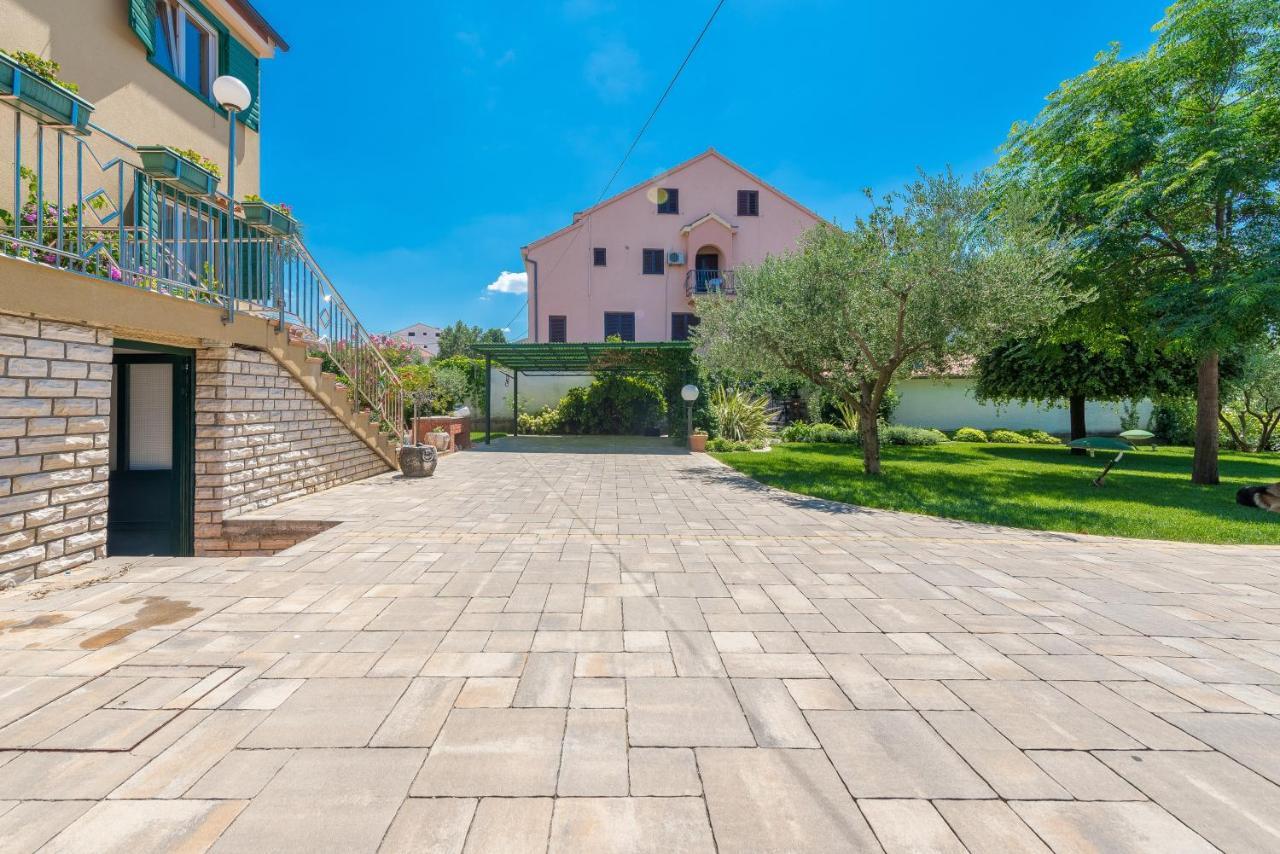 Villa Lux Nina With Six Bedrooms, Private Pool, Sauna Zadar Eksteriør bilde