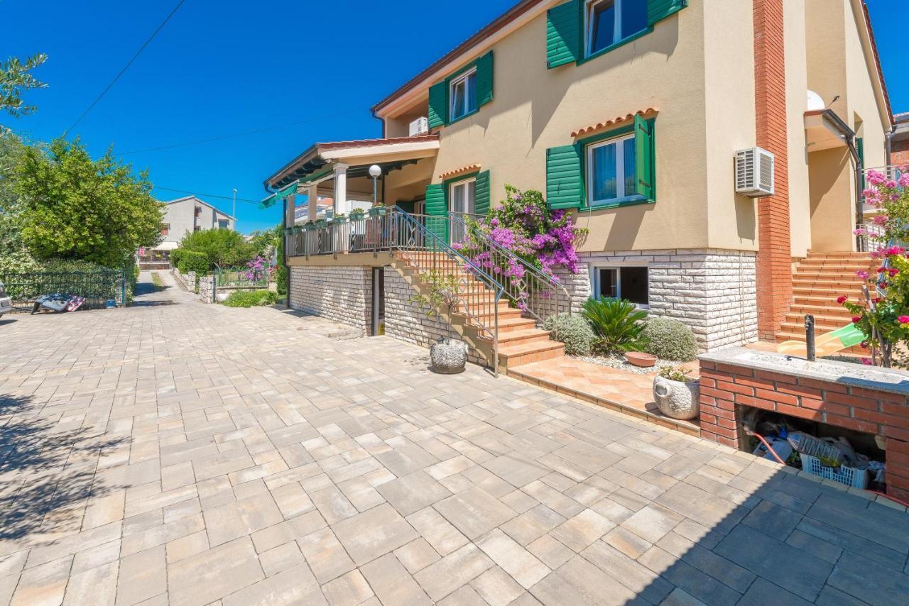 Villa Lux Nina With Six Bedrooms, Private Pool, Sauna Zadar Eksteriør bilde