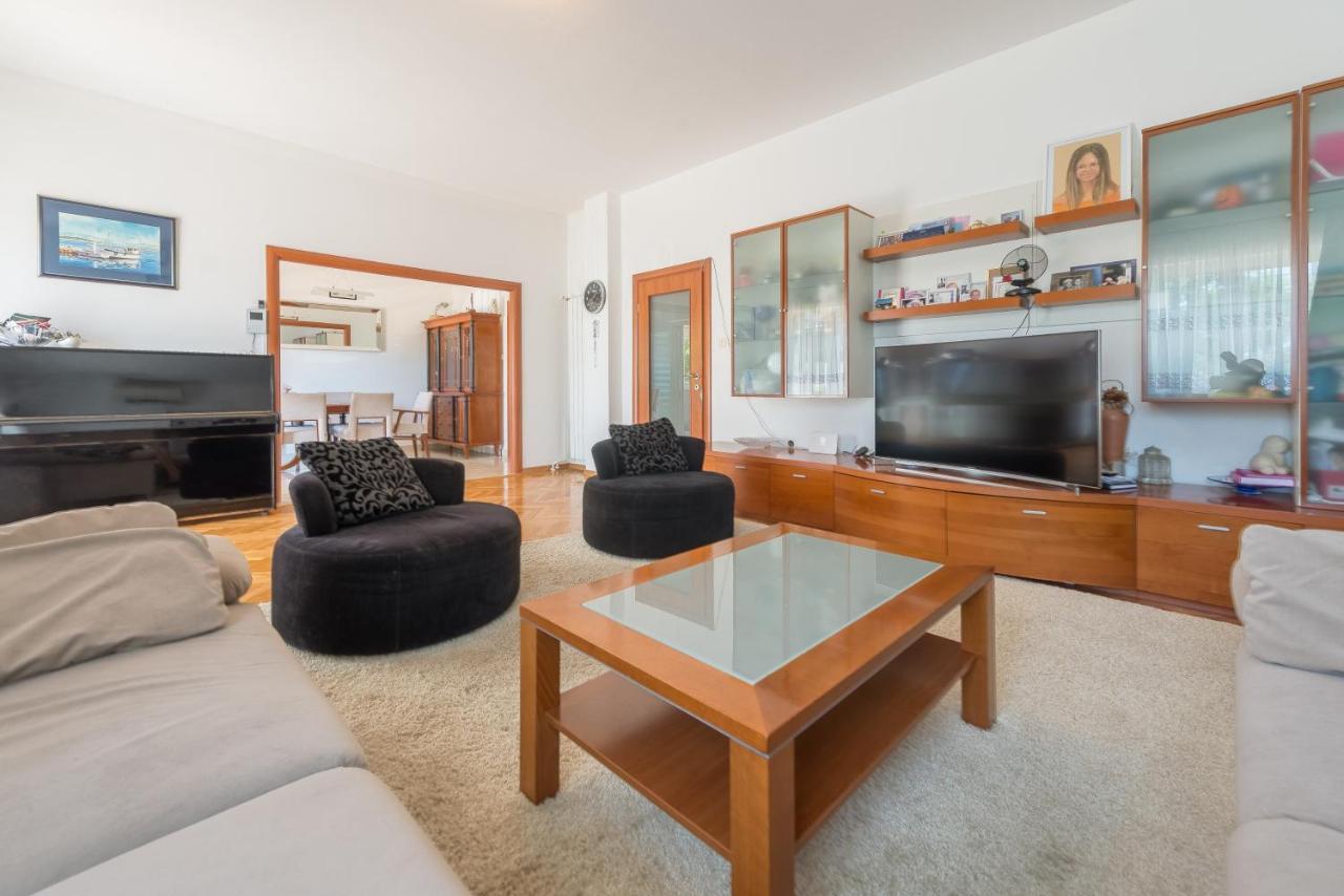 Villa Lux Nina With Six Bedrooms, Private Pool, Sauna Zadar Eksteriør bilde