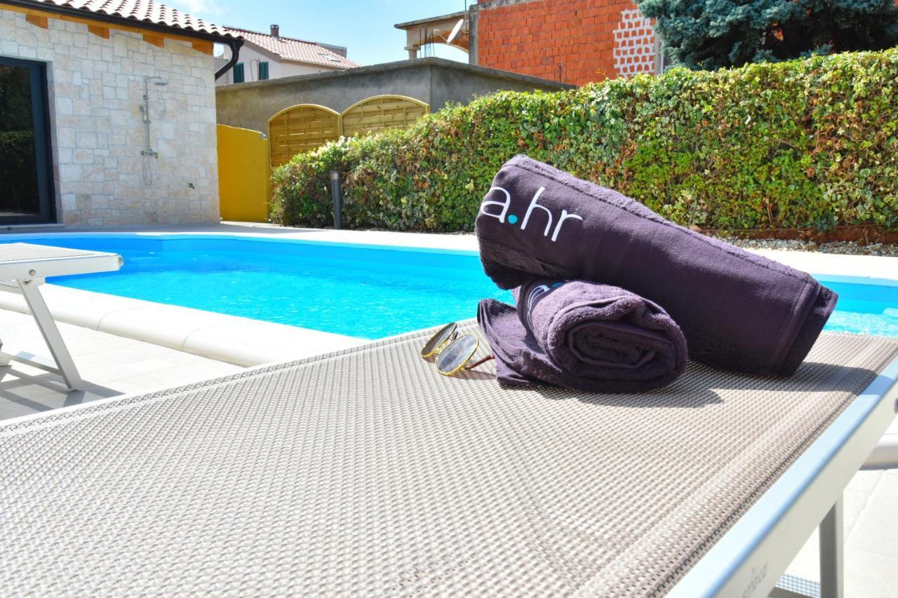 Villa Lux Nina With Six Bedrooms, Private Pool, Sauna Zadar Eksteriør bilde