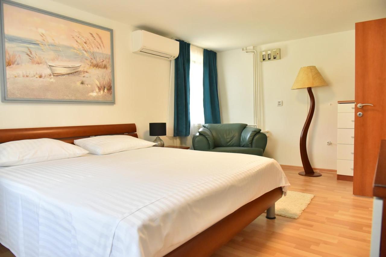 Villa Lux Nina With Six Bedrooms, Private Pool, Sauna Zadar Eksteriør bilde